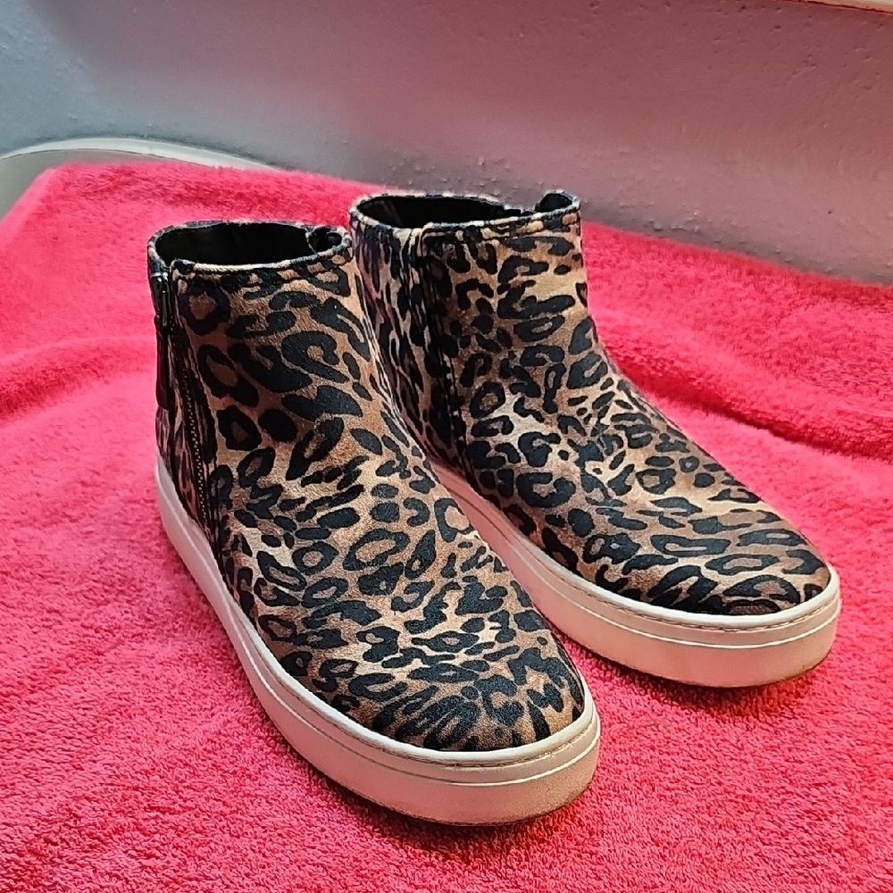 Naturalizer Leopard Print Sneakers
